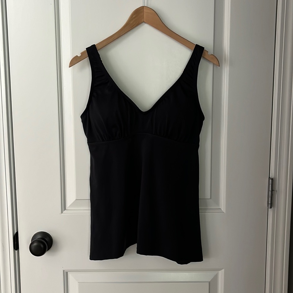 Swimsuits For All V-neck flowy tankini top